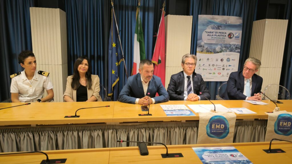 Gara di pesca alla plastica: a Pescara arriva la seconda edizione